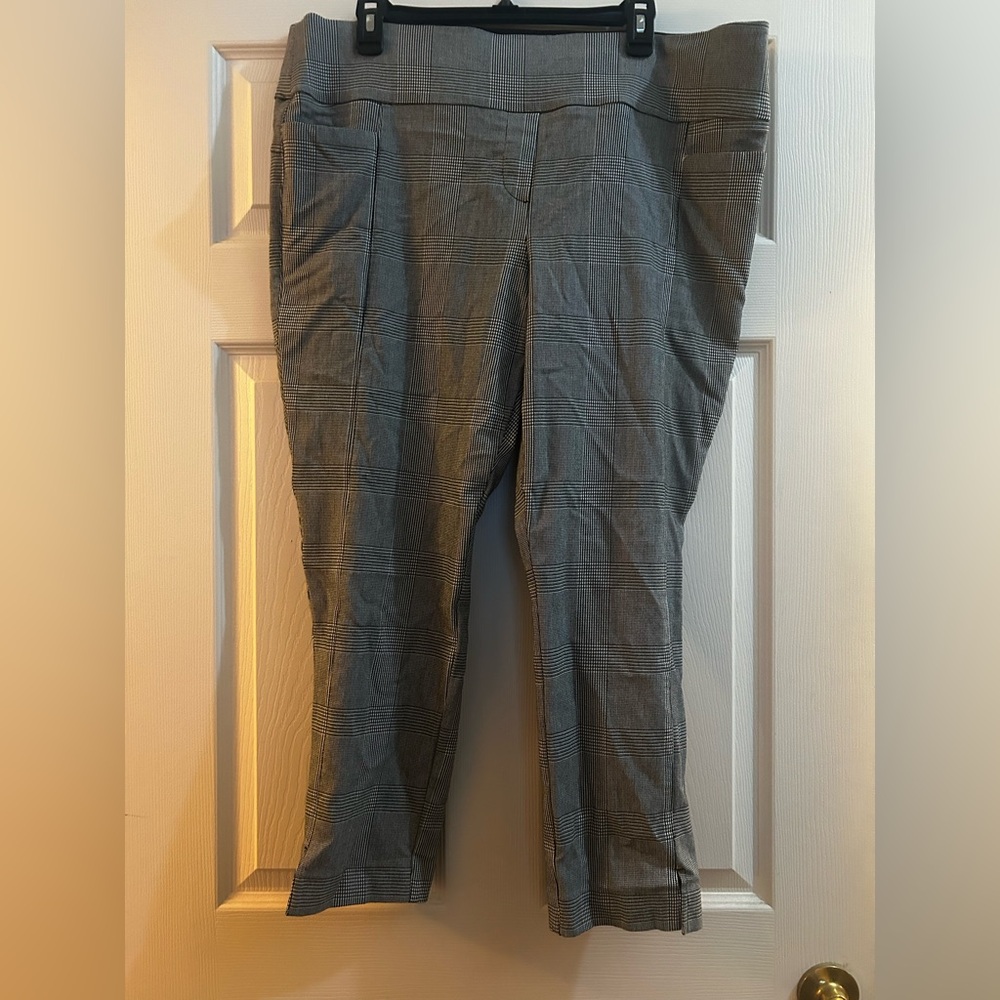 Gray Plaid Cropped Pants